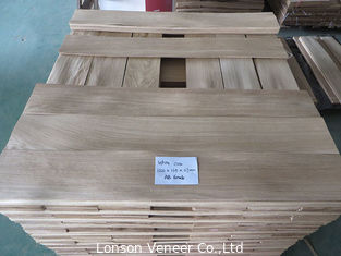 Κατασκευασμένος πριονισμένος ρωγμή καπλαμάς 175mm δαπέδων δρύινου ξύλου μέση πυκνότητα πλάτους