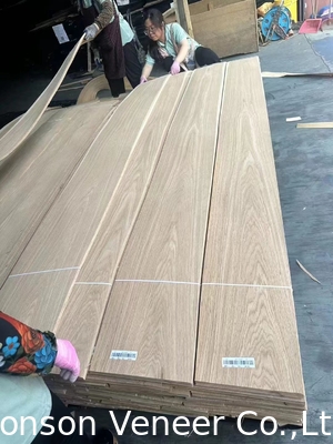 0.4mm Πίνακα Λευκό ξύλο βελανιδιάς Φανίρισμα βαθμού AAA καλό σε απόθεμα Crown Cut